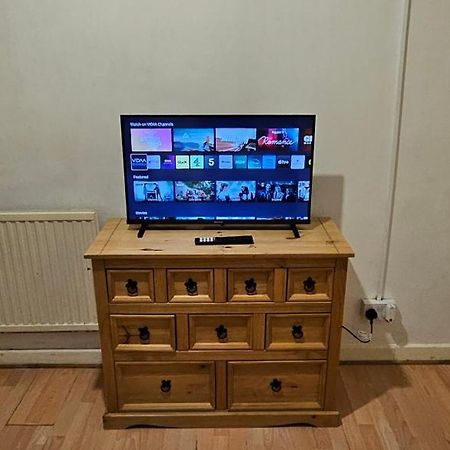 No Frills & Nothing Fancy 1 Bed Studio City Centre Cardiff Luaran gambar